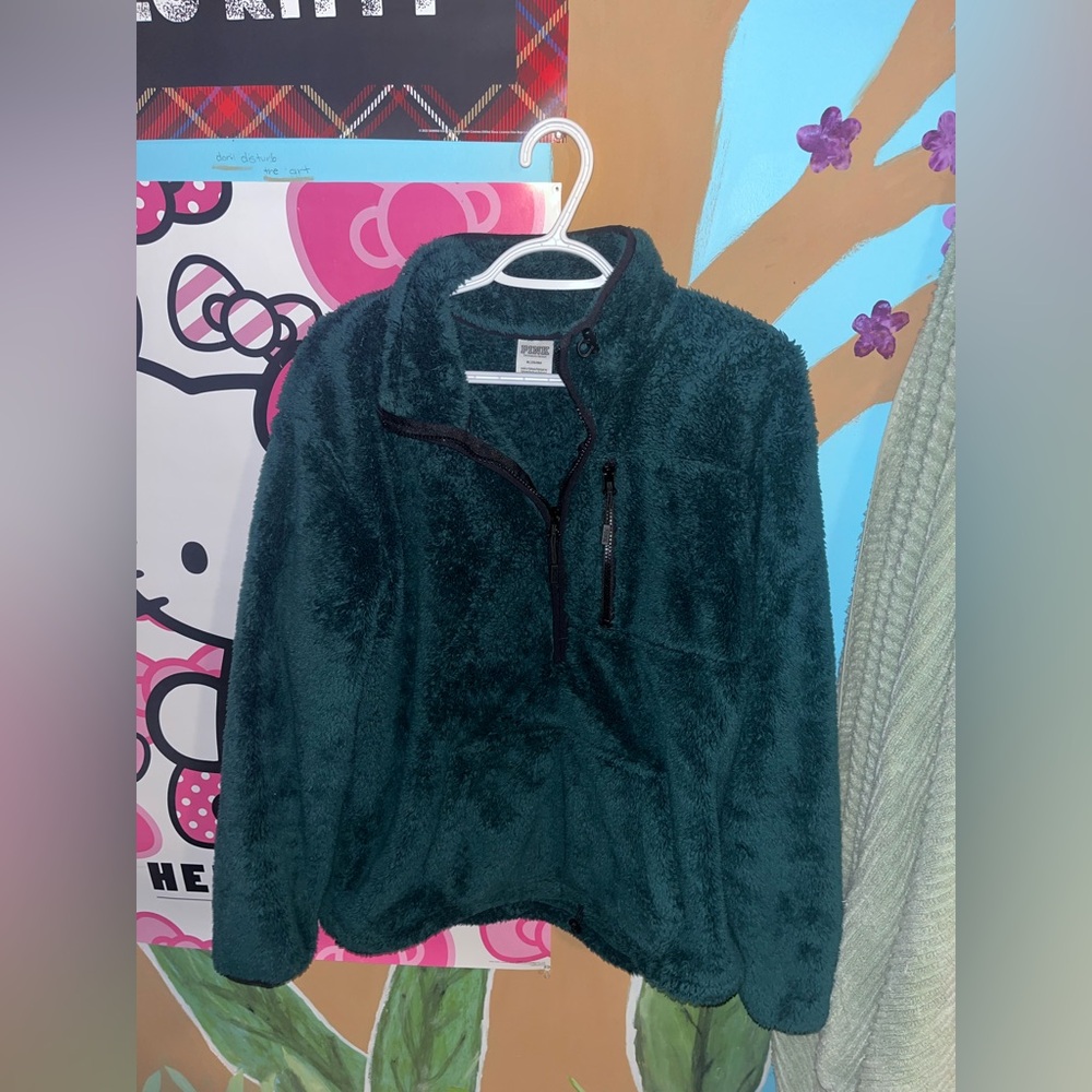 Cozy Green VS Pink Fleece Pullover